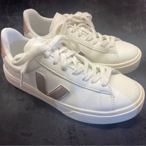 VEJA White Leather Sneakers T2 Unisex Size 7 US / Excellent